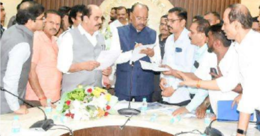 ठाण्यात पुण्याच्या धर्तीवर उभारणार पत्रकार भवन-महसूल मंत्री बावनकुळे newspaper 2026 08 01t095301.032