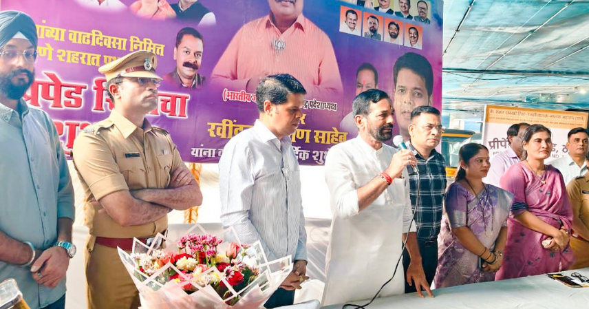 ठाणे रेल्वे स्थानकावरून महाराष्ट्रातील पहिल्या 'प्रिपेड ऑटोरिक्षा सेवे'चा शुभारंभ प्रिपेड ऑटोरिक्षा