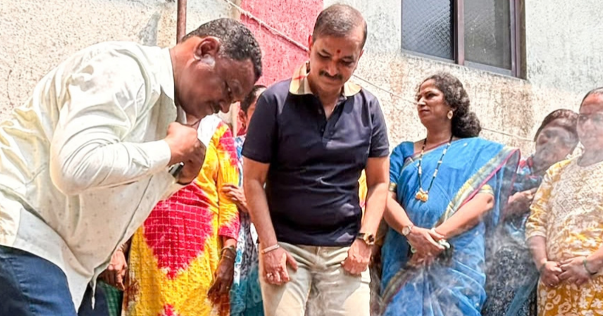 अंबरनाथमधील अण्णा वाळेकर परिवाराच्या संकल्पनेतून १४ वं 'मानवतेचे घर' अंबरनाथमधील अण्णा वाळेकर परिवाराच्या संकल्पनेतून १४ वं 'मानवतेचे घर'