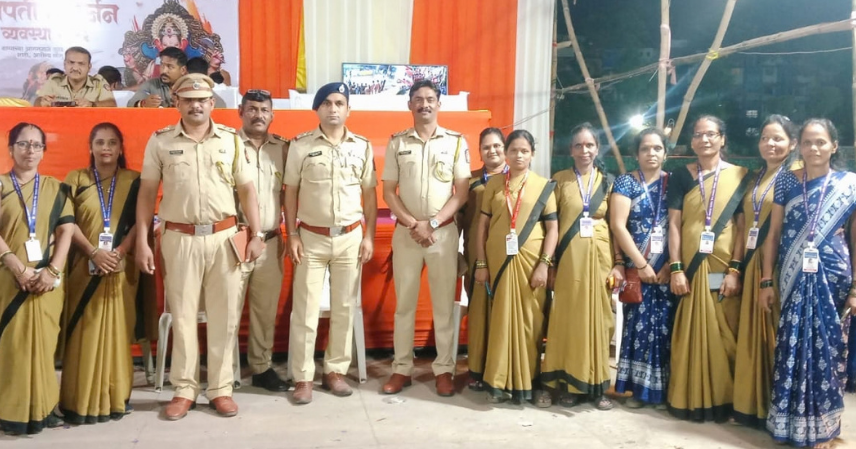 गणपती विसर्जनात सामाजिक संस्थांचे पोलिसांना सहकार्य