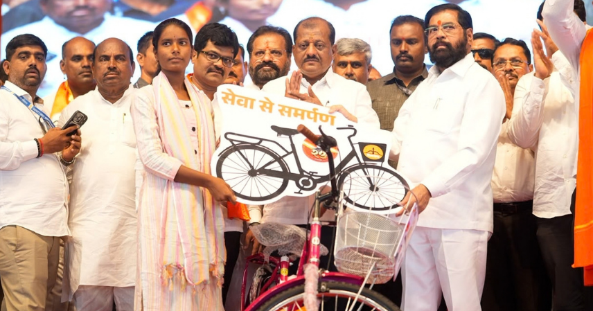 बळीराजाला मदत करताना सरकार हात आखडता घेणार नाही